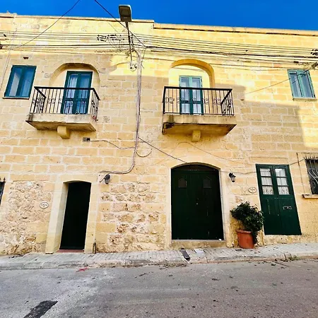 4 Bedroom With Private Pool Semesterbostad Xagħra