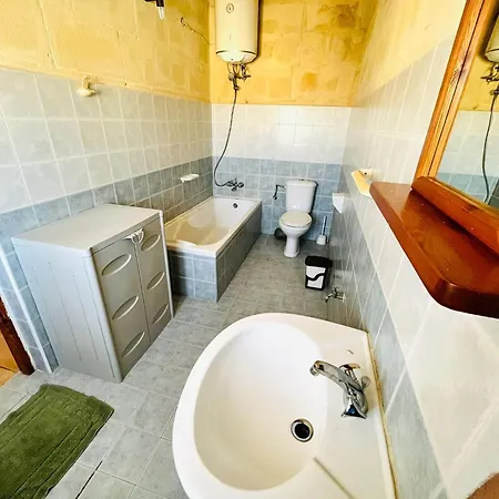 Semesterbostad 4 Bedroom With Private Pool *