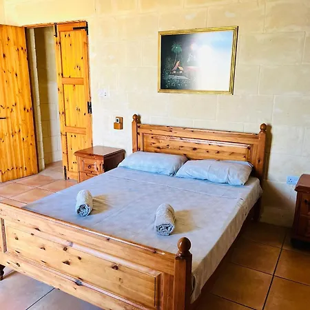 4 Bedroom With Private Pool Xagħra