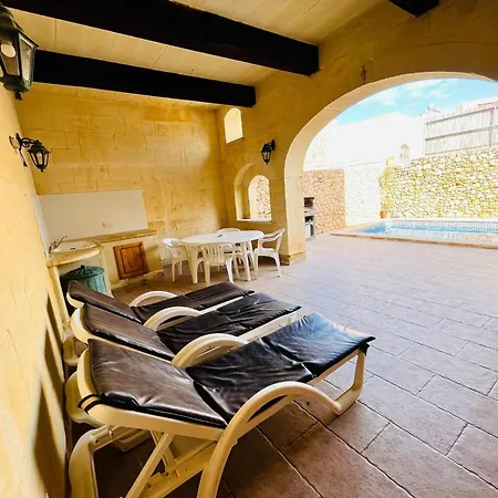 4 Bedroom With Private Pool Semesterbostad